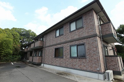 サンシャイン 閑静な住宅街に建ってます
