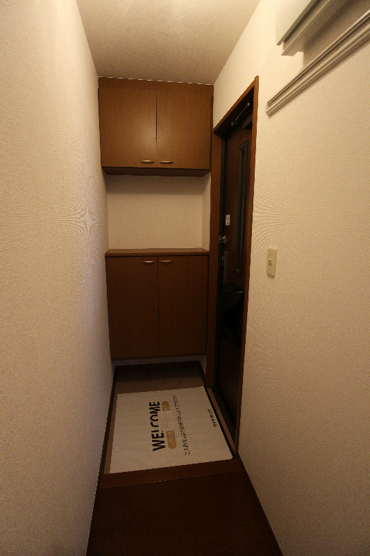 サンシャイン 落ち着いた色合いの内装です。
