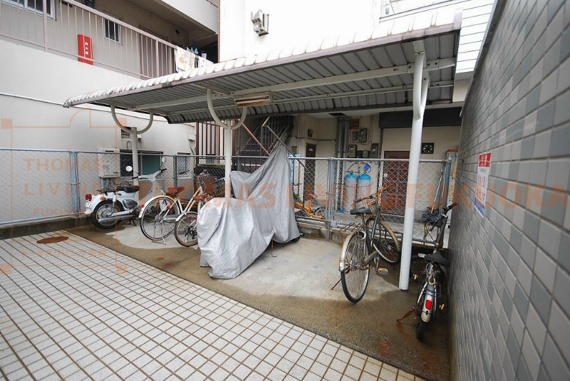 ジュネス東大利 駐輪場