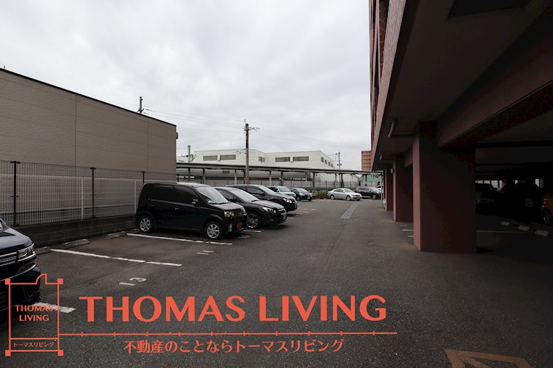 ニューガイア博多東 駐車場