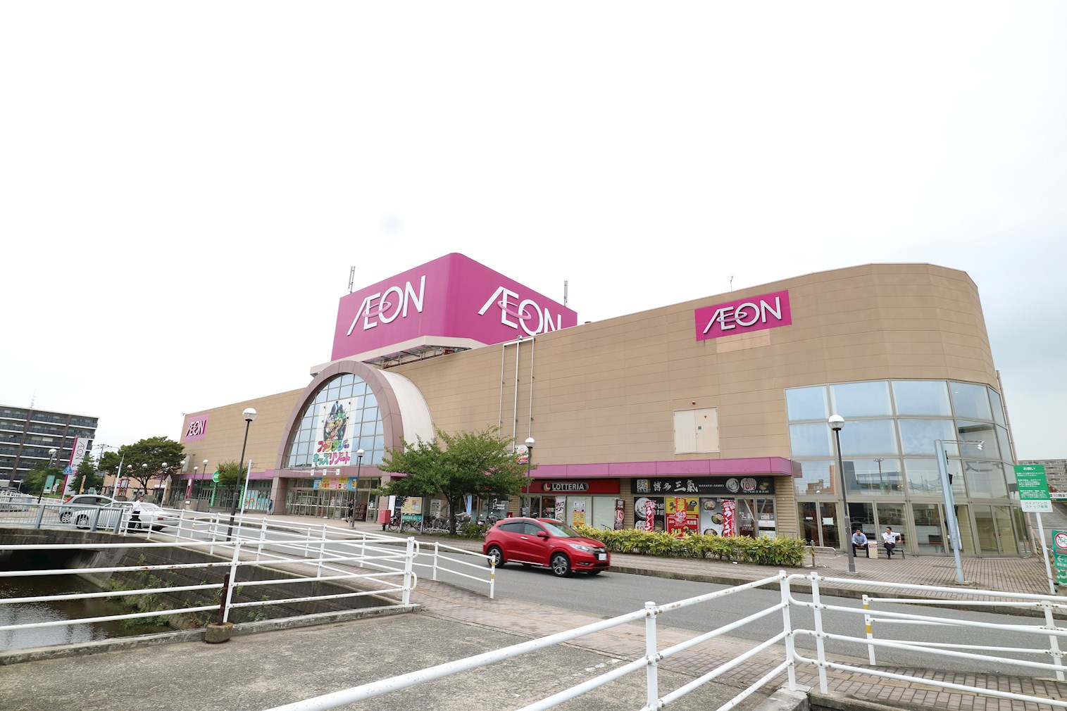 ヴェルモントルラーシュ ｲｵﾝ 福岡東店