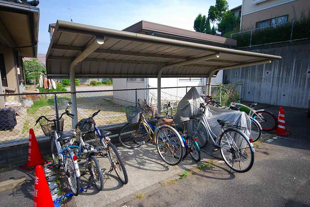 エトランゼ130 駐輪場