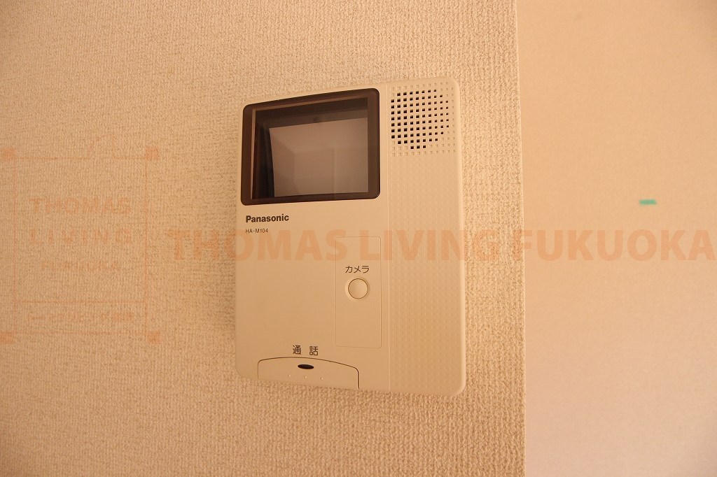 イストワールファミリアA棟 モニターホンで来客者を確認できて安心です。