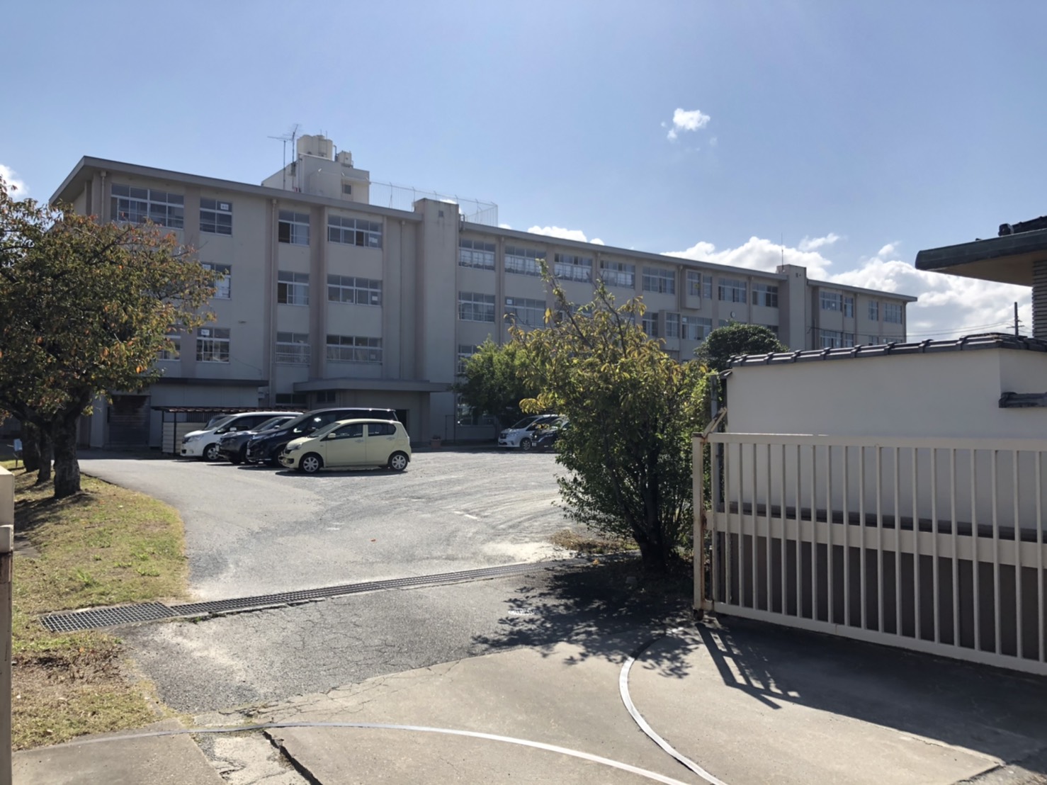ル・プレミー飯倉 福岡市立飯原小学校