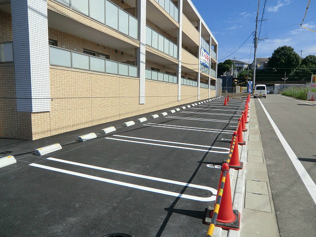 エスペラージュ香椎駅前 駐車場