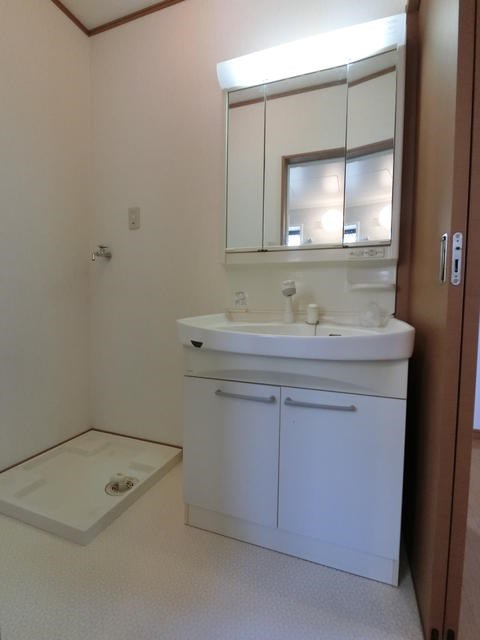 メゾン青葉　Ａ棟  ※別号室の参考写真になります。