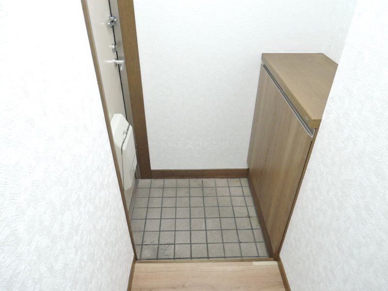 サンライズ春日 玄関　※別号室参考写真