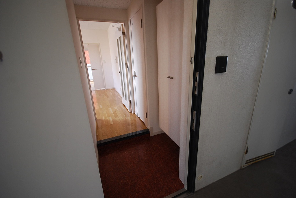 ベルパークⅡ 玄関　同物件別部屋参考写真