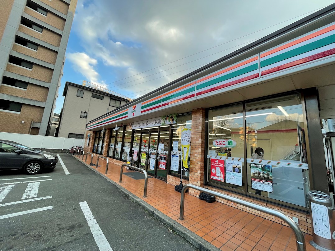 アーベイン秋山 ｾﾌﾞﾝｲﾚﾌﾞﾝ 福岡高宮駅前店