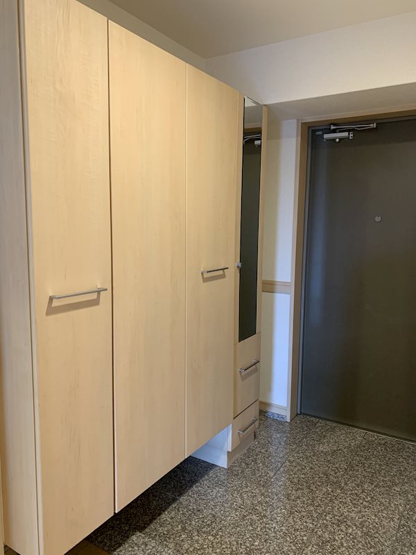 アンピール西新 玄関
