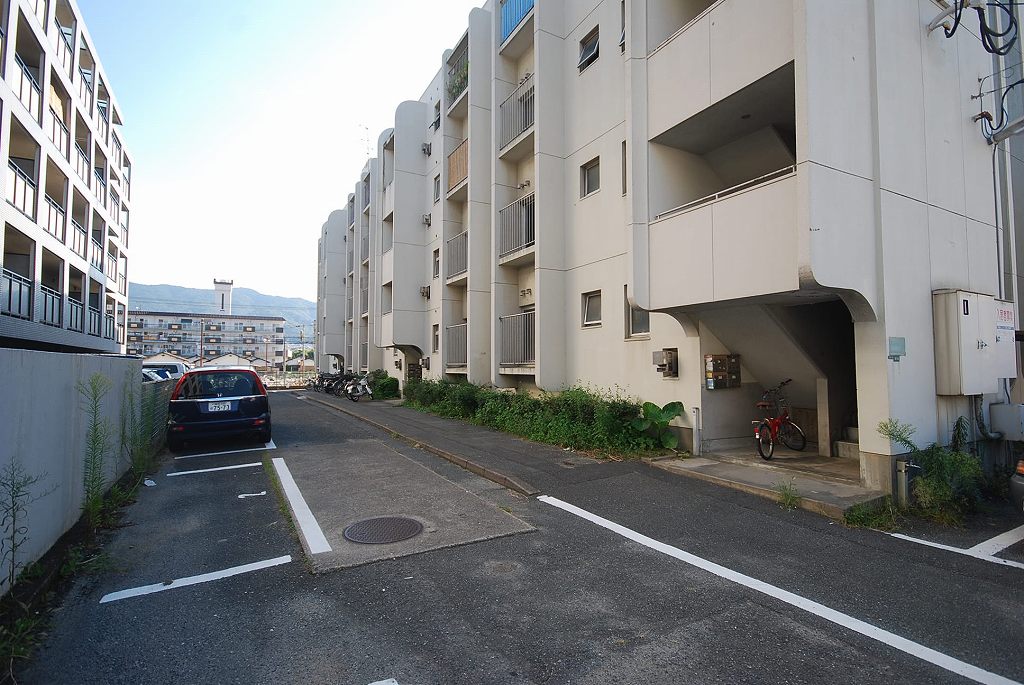 サンハイツ 駐車場