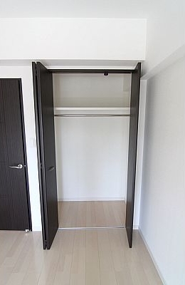 プレスタイル博多EAST クローゼットです※別号室の参考写真になります。