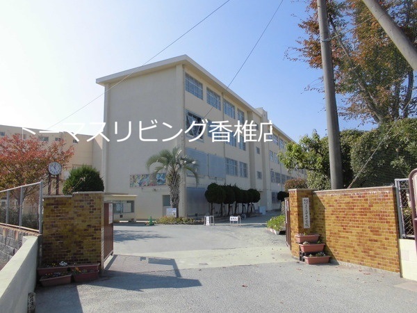 若宮1丁目貸家 福岡市立多々良中央中学校