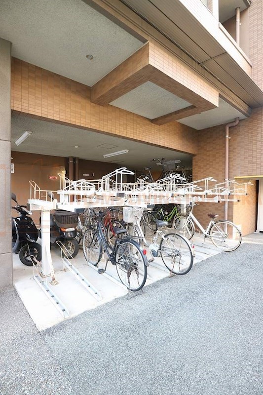 クレアールガーデンズ春日原駅南 駐輪場