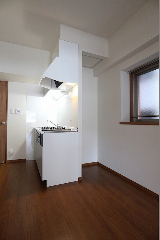 ADONIS COURT 参考写真です。