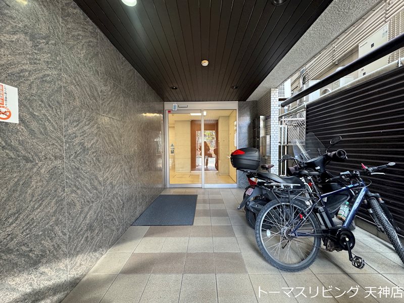 WEST HILLS TENJIN エントランス