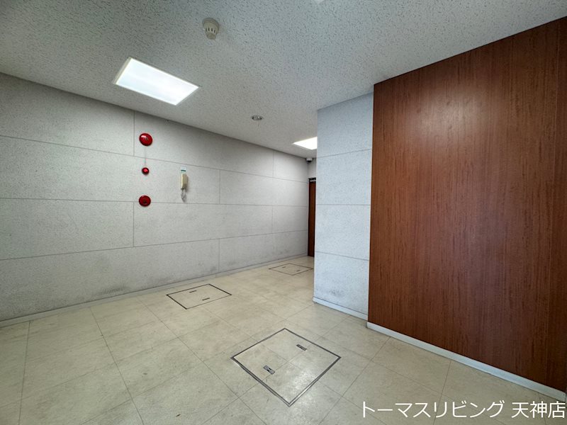 WEST HILLS TENJIN ロビー