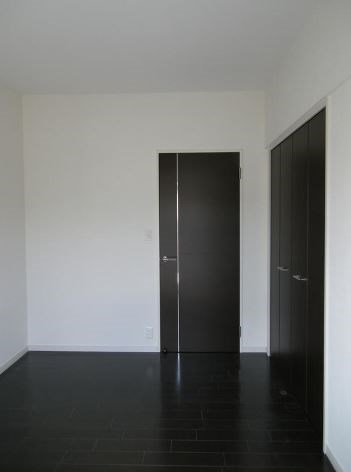 ニューガイア空港通り 収納