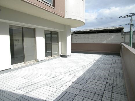 ニューガイア空港通り ※別号室の写真です。