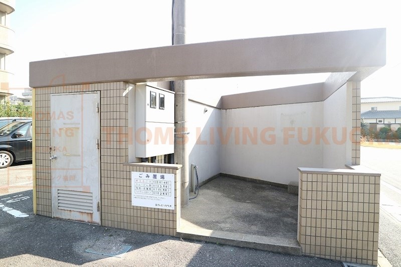 ロイヤルハイツ泉 敷地内ゴミ置き場