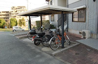 アベニュー若宮A 駐輪場