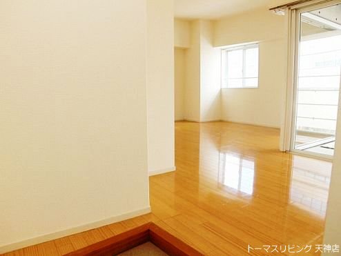 オーテモンウェルリバーテラス 玄関