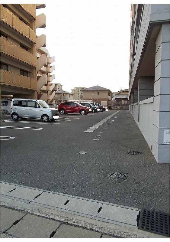 オーレオール 駐車場