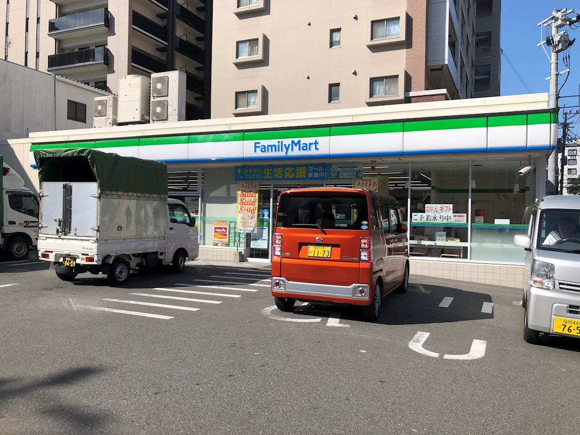 ヴィラージュ博多ステーション ﾌｧﾐﾘｰﾏｰﾄ 博多東住吉店