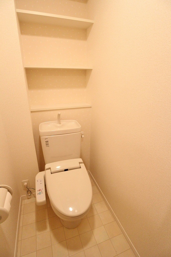 グランドゥール清水 ウォシュレット付トイレ　別号室参考写真