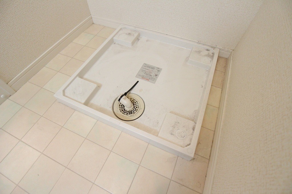 グランドゥール清水 室内洗濯機置場　別号室参考写真