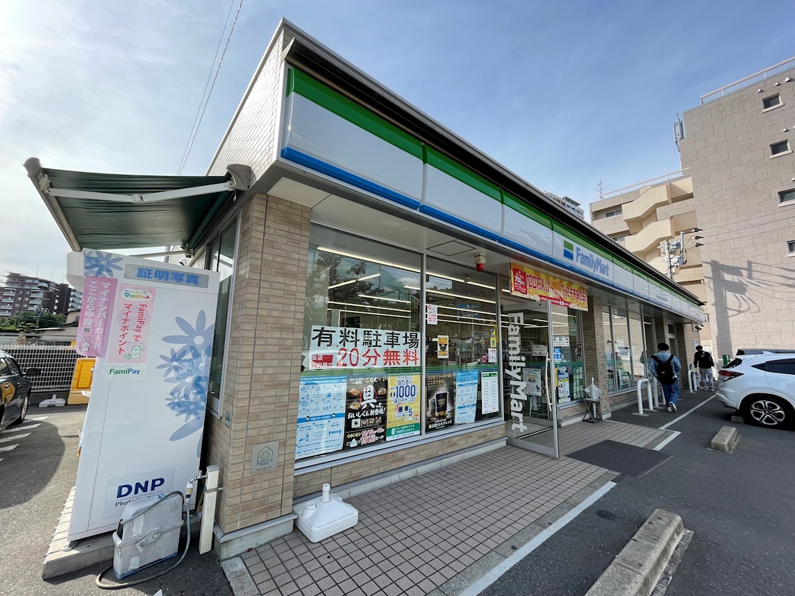 ネクサスシーサイド百道2号棟 ﾌｧﾐﾘｰﾏｰﾄ 福岡西南学院前店