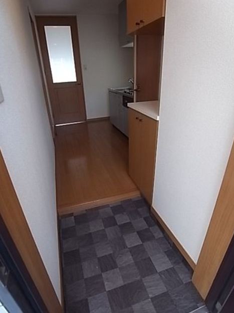 クレスティ博多 玄関※別号室の参考写真になります。