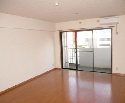クレスティ博多 室内※別号室の参考写真になります。
