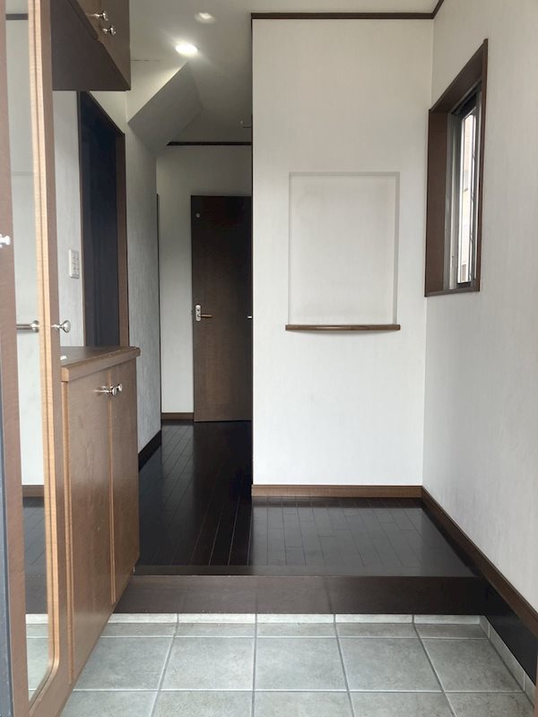 白水ヶ丘1丁目戸建て 玄関