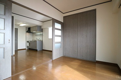 ロイヤル天神東 洋室です※別号室の参考写真になります。