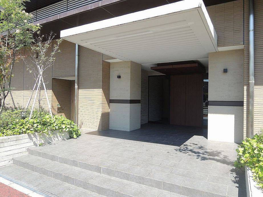 RJRプレシア吉塚駅前 エントランス
