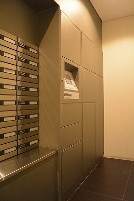 エステムプラザ博多駅南 宅配ボックス