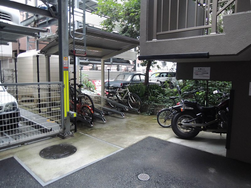 エステムプラザ博多駅南 駐輪場