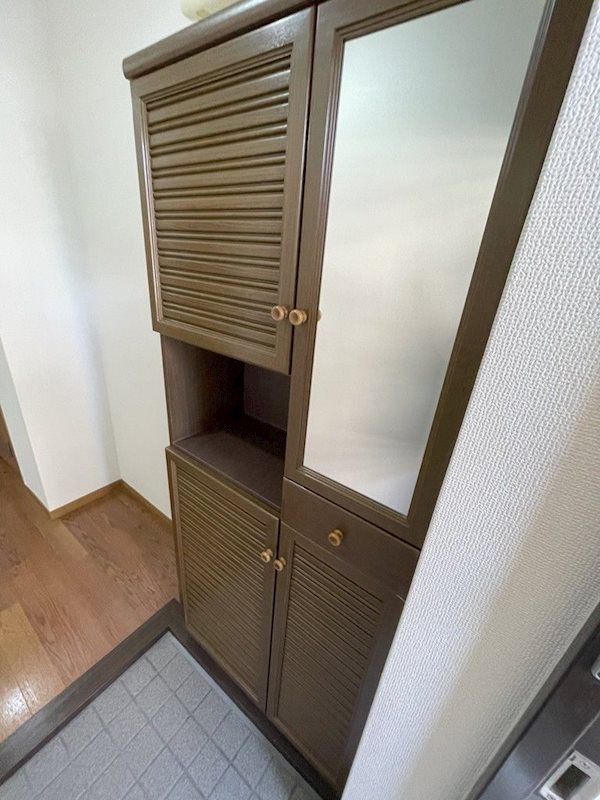 ロワイヤルシャトー 玄関