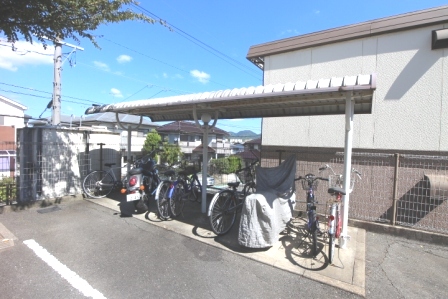 ヒルサイドテラス若宮 屋根付き駐輪場