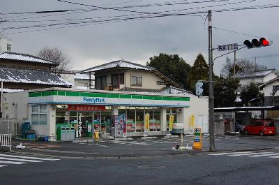 アベニュー若宮A ファミリーマート