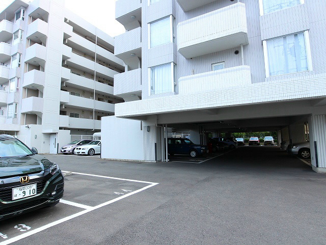 ヴォルフスガルテン太宰府 駐車場　太宰府政庁跡そばで静かで暮らしやすい環境です