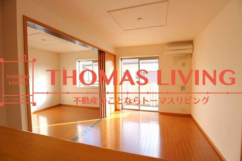フレールⅠ号館 広々としたリビングです。