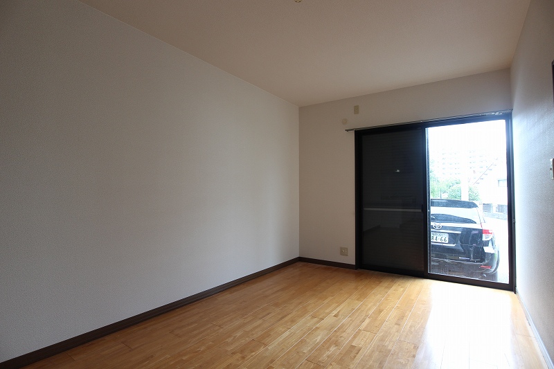 コーポＳＥＮⅤ 日当たりの良いリビングでお部屋が明るくなります。