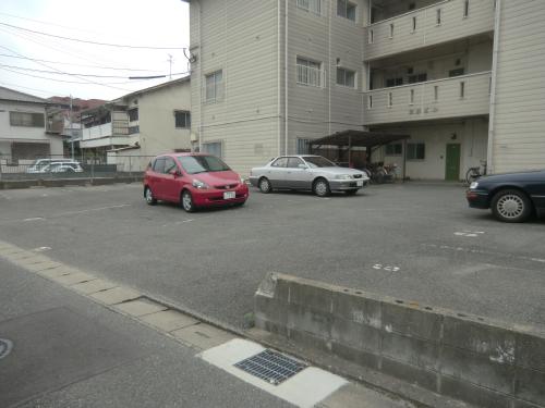 天野ビル 駐車場