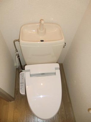 PIA欅 A トイレはウォシュレット付き。