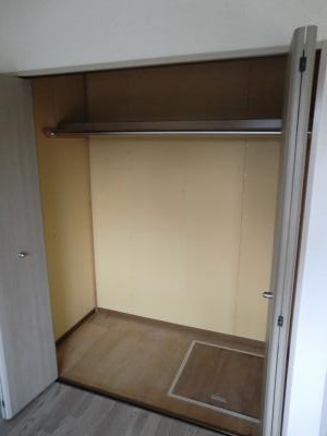 PIA欅 A 奥行のあるクローゼット。