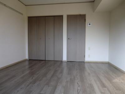 PIA欅 A 洋室は8帖と広々。