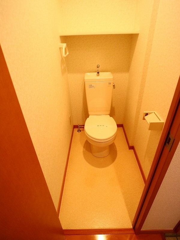 プレステージ赤間 オートロック付マンション。