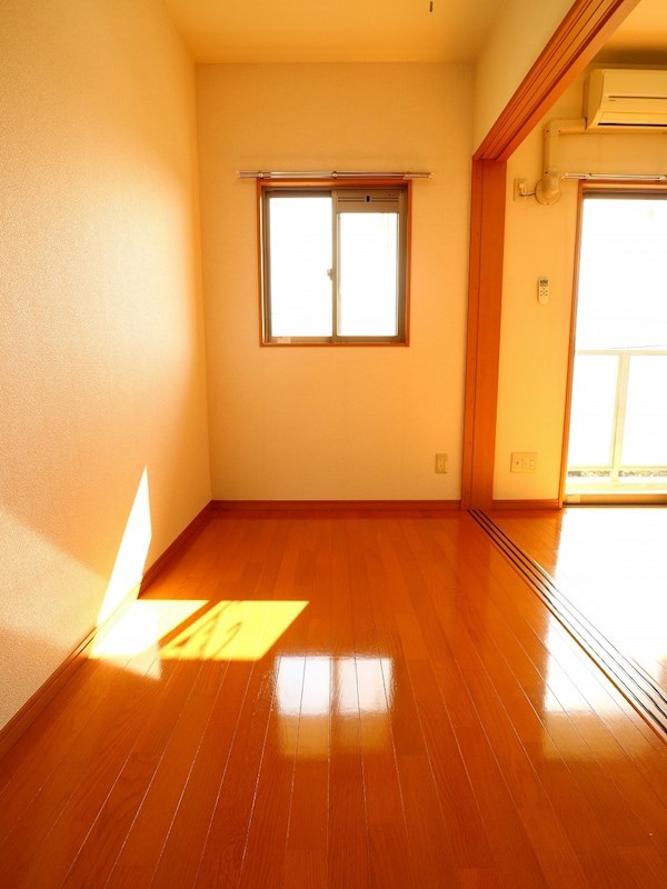 プレステージ赤間 日当たり良好なお部屋です。